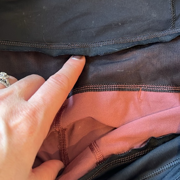 LULU camo short liner cut out - Picture 4 of 5